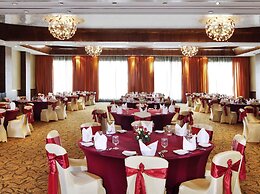 Novotel Mumbai Juhu Beach Hotel