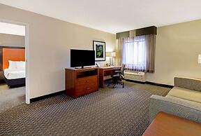 La Quinta Inn & Suites by Wyndham Harrisburg Airport Hershey