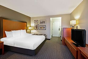 La Quinta Inn & Suites by Wyndham Harrisburg Airport Hershey