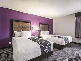 La Quinta Inn & Suites by Wyndham Hartford - Bradley Airport