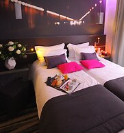 Hotel Lumières Montmartre Paris