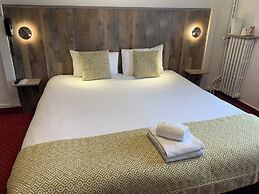 Brit Hotel Bleu Nuit
