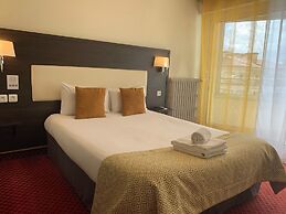Brit Hotel Bleu Nuit