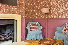 The Mitre, Hampton Court