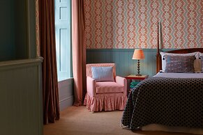 The Mitre, Hampton Court