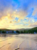 Silvermine Beach Resort