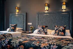 Falls Hotel & Spa