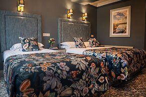 Falls Hotel & Spa