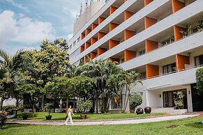 Inya Lake Hotel