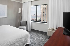 Courtyard Jersey City Newport