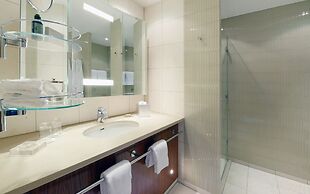Canary Riverside Plaza Hotel