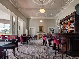 Castle Oaks House Hotel