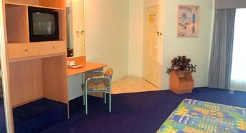 Runaway Bay Motor Inn
