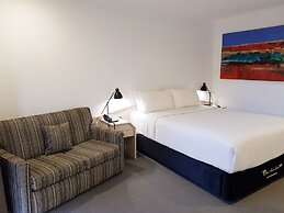 William Macintosh Motor Lodge