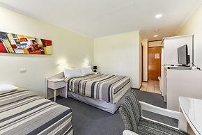 William Macintosh Motor Lodge
