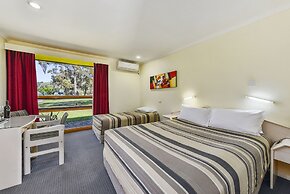 William Macintosh Motor Lodge