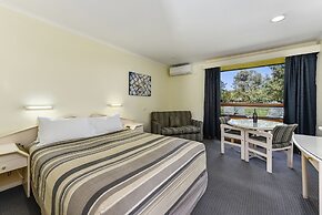 William Macintosh Motor Lodge