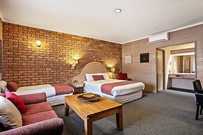 Quality Inn Colonial