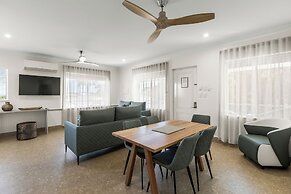 Moonlight Bay Suites