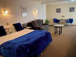 West Coaster Motel