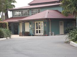 Puffers Inn Logan Motel