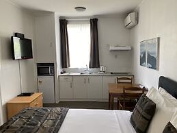 Alpers Lodge & Conference Centre