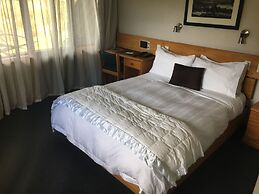 Alpine Lodge
