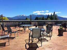 Fiordland Hotel