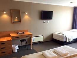 Fiordland Hotel