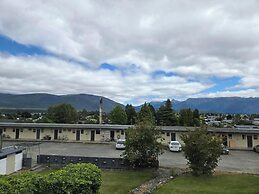 Fiordland Hotel