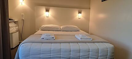 Fiordland Hotel