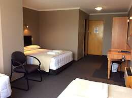 Fiordland Hotel