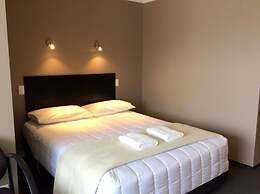 Fiordland Hotel