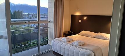 Fiordland Hotel
