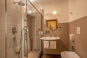 Best Western Plus Globus Hotel