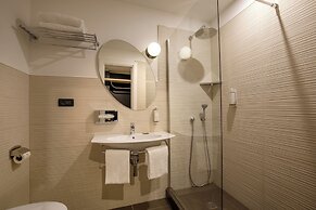 Best Western Plus Globus Hotel