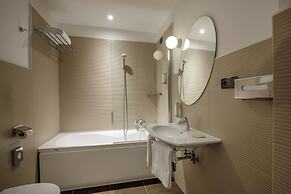 Best Western Plus Globus Hotel