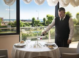 Waldorf Suite Hotel