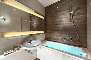 Waldorf Suite Hotel