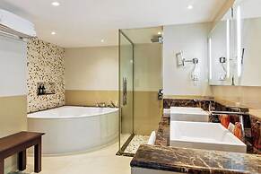Crowne Plaza Muscat by IHG