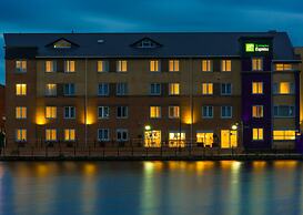 Holiday Inn Express Cardiff Bay by IHG