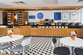 Holiday Inn Express Cardiff Bay by IHG