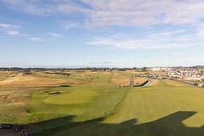 Carnoustie Golf Hotel