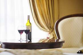 Meadowlands Hotel