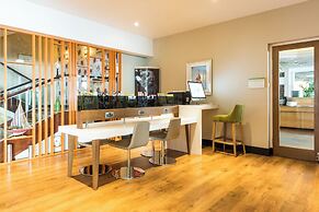 Holiday Inn Brighton Seafront by IHG