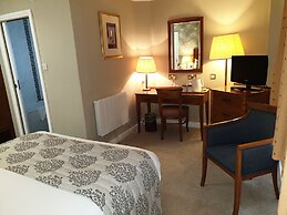 Red Lion Hotel