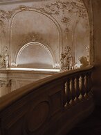 Grand Hotel