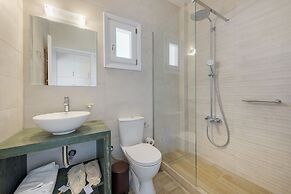 Dolphin Bay Seaside Resort & Suites