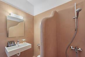 Dolphin Bay Seaside Resort & Suites
