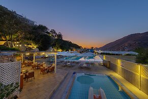 Dolphin Bay Seaside Resort & Suites